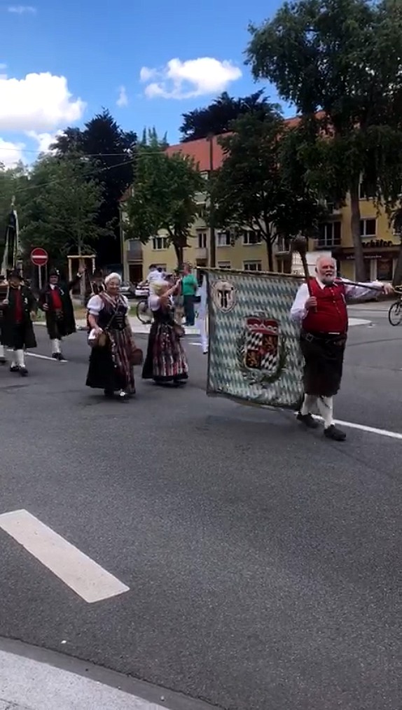 Anklicken um Video abzuspielen